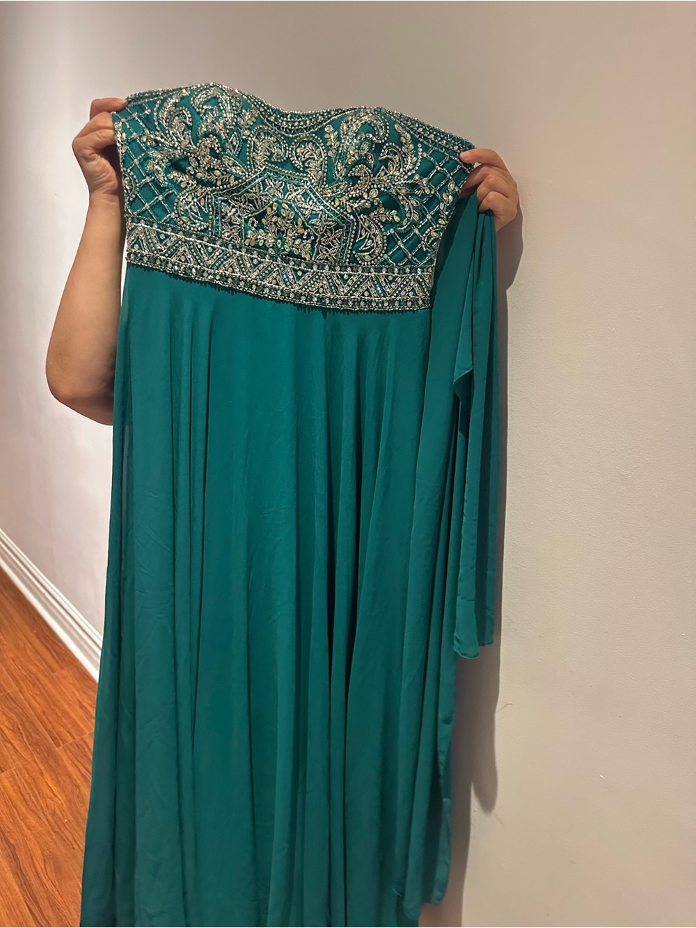 Evening gown - Picture 7 of 8